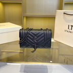 حقيبة كروس بودي RVMT بسلسلة معينية - حقيبة كتف قابلة للتعديل بإغلاق مشبك، مناسبة للمناسبات العادية والمسائية - تفاصيل سلسلة أنيقة و PVC